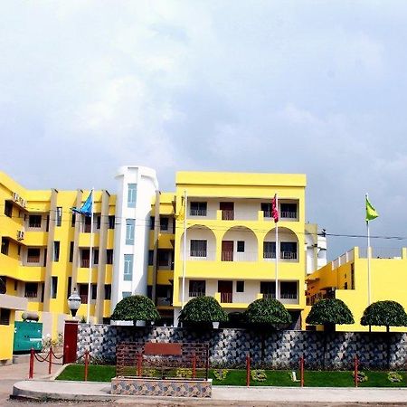 Hotel Samrat Baharampur Ngoại thất bức ảnh