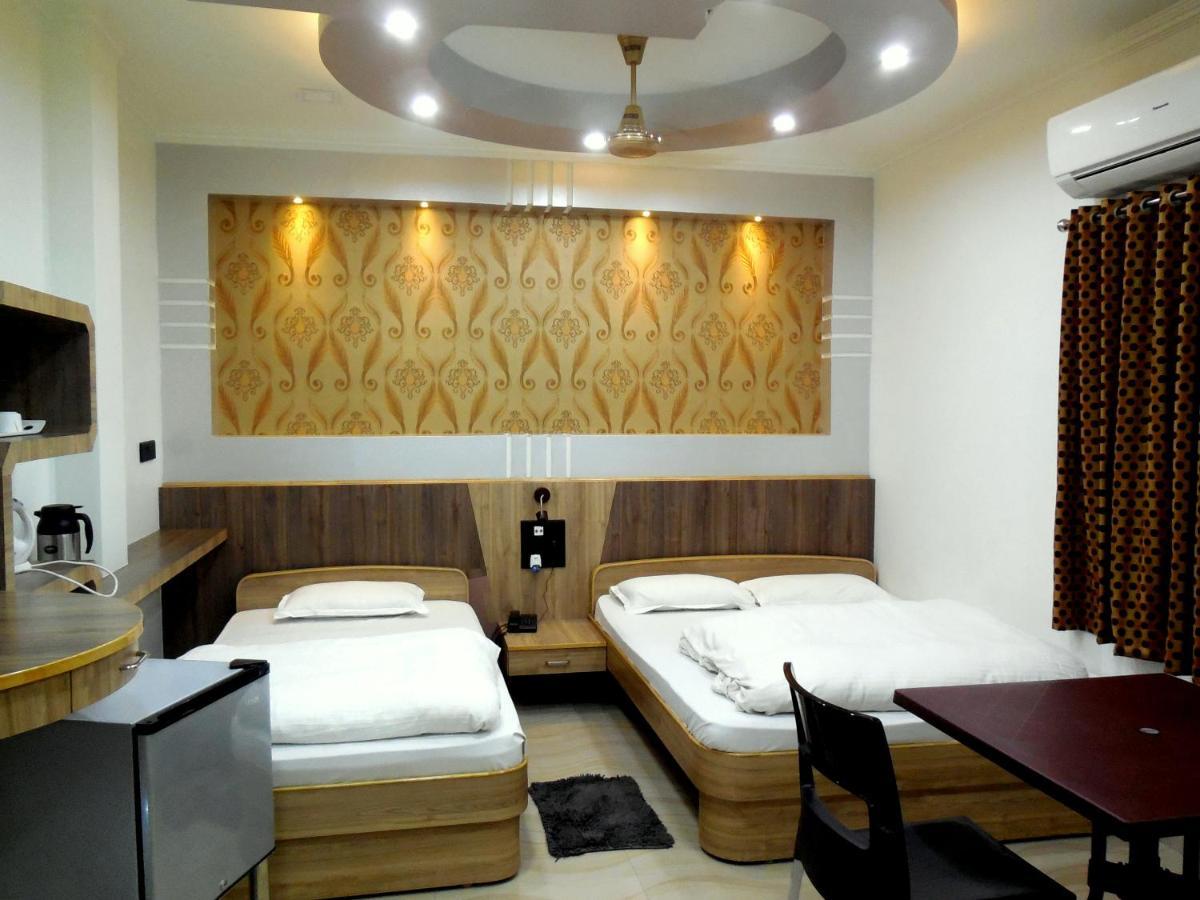 Hotel Samrat Baharampur Ngoại thất bức ảnh