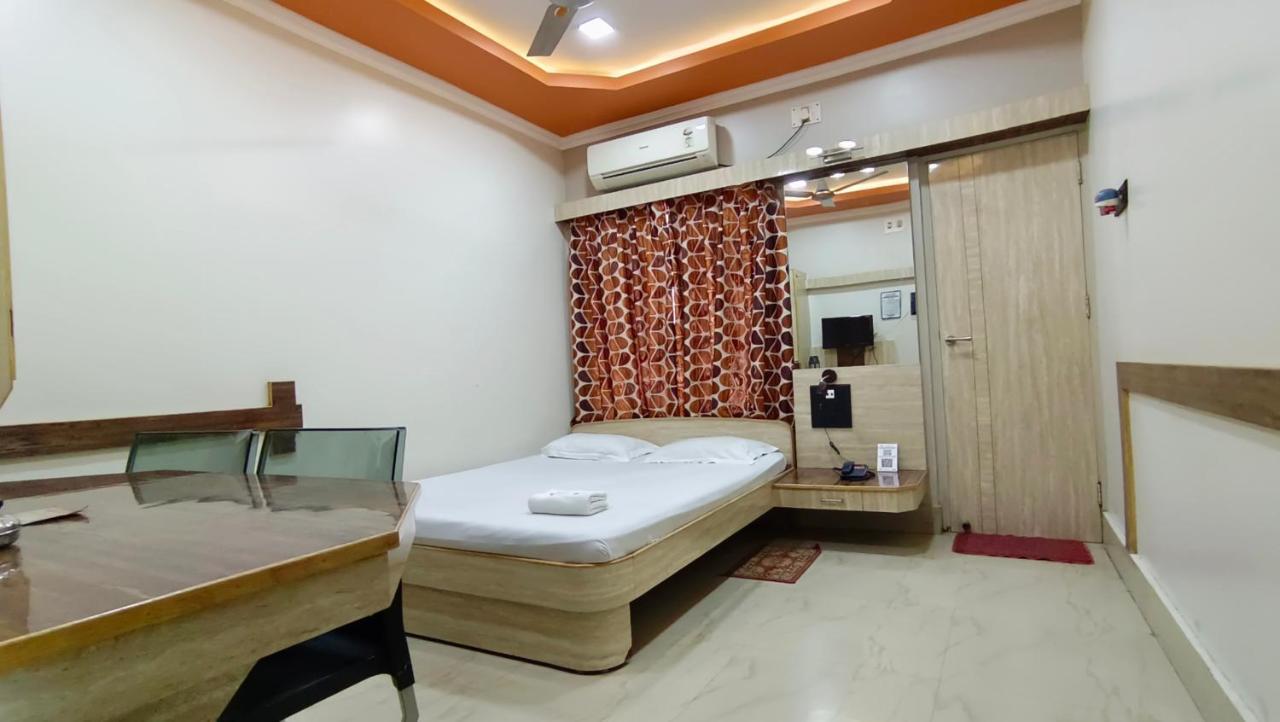 Hotel Samrat Baharampur Ngoại thất bức ảnh