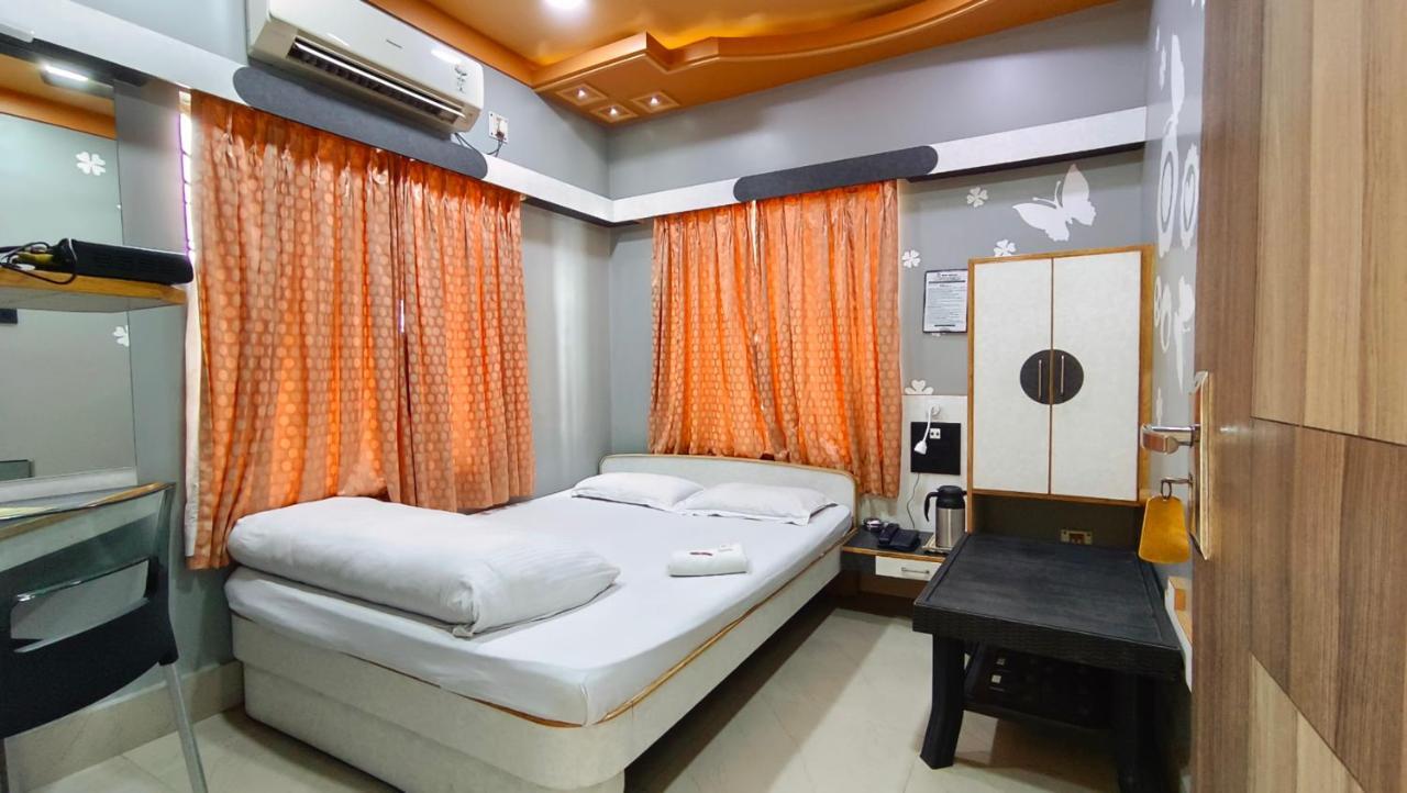 Hotel Samrat Baharampur Ngoại thất bức ảnh