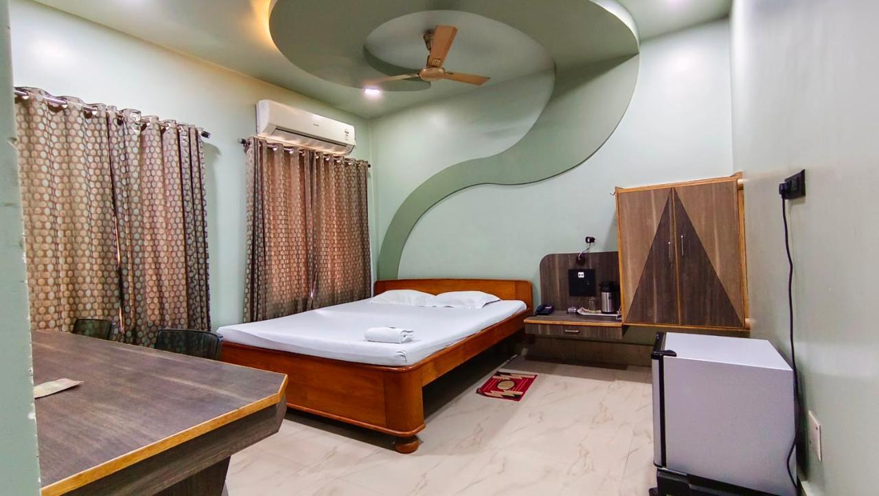 Hotel Samrat Baharampur Ngoại thất bức ảnh