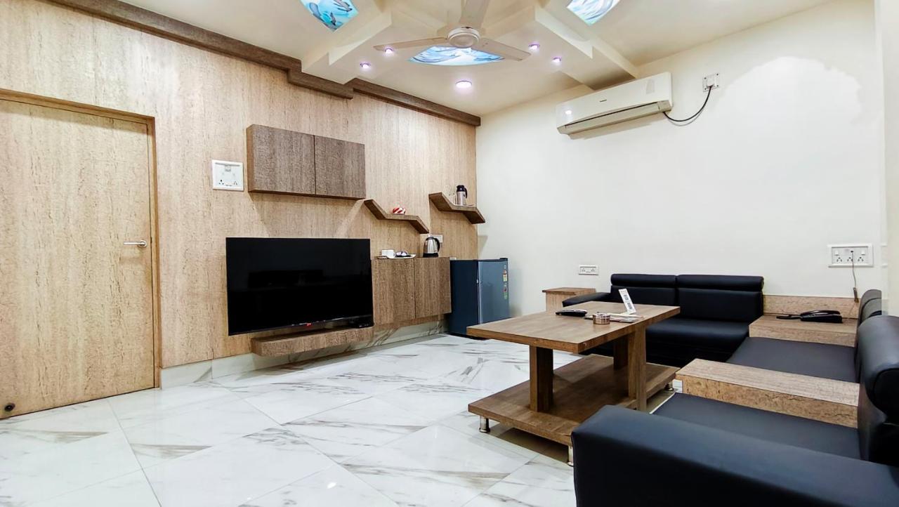 Hotel Samrat Baharampur Ngoại thất bức ảnh