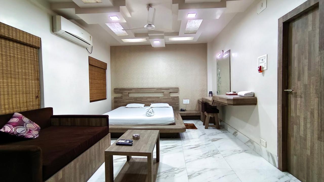 Hotel Samrat Baharampur Ngoại thất bức ảnh