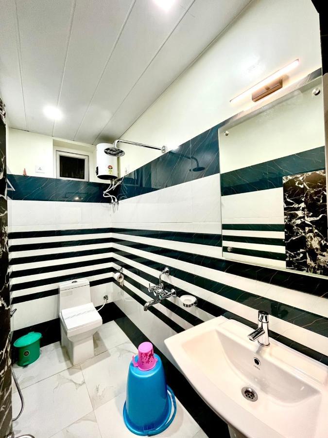 Hotel Samrat Baharampur Ngoại thất bức ảnh