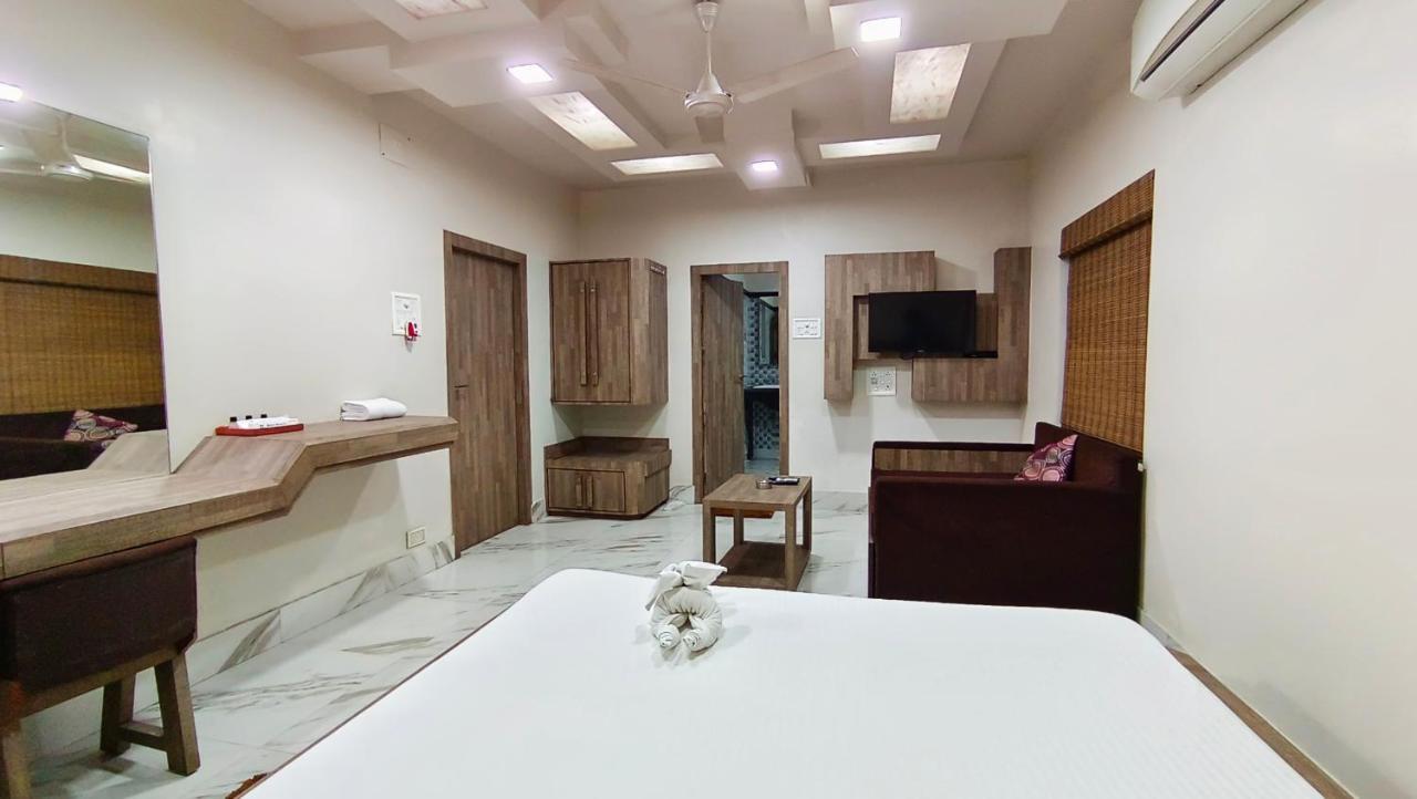 Hotel Samrat Baharampur Ngoại thất bức ảnh