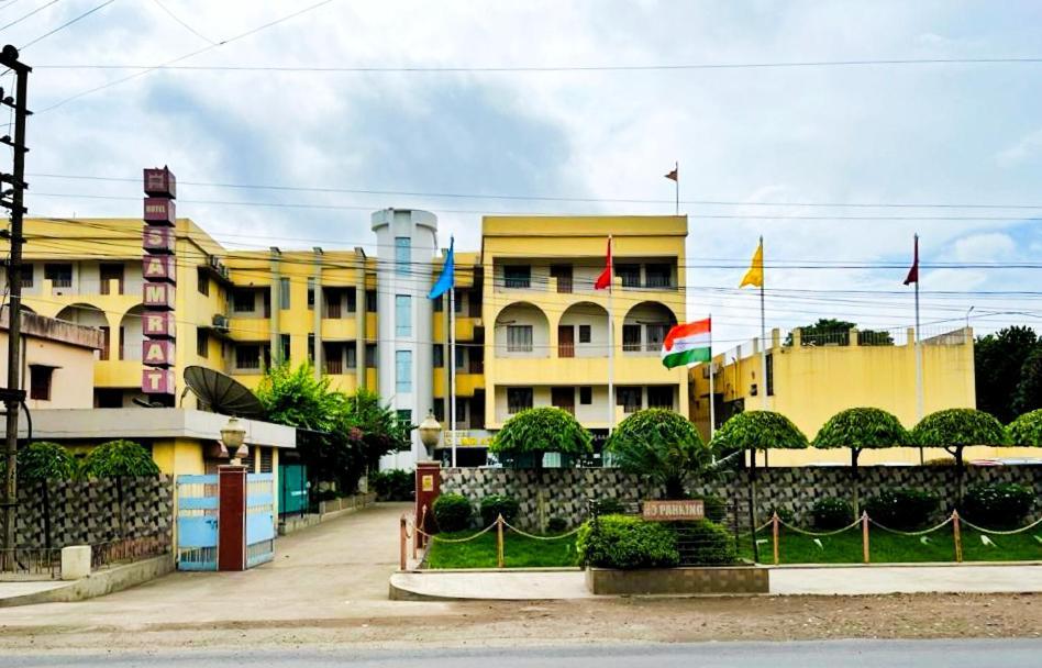 Hotel Samrat Baharampur Ngoại thất bức ảnh
