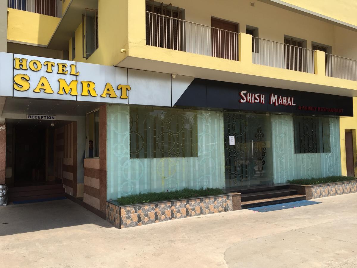 Hotel Samrat Baharampur Ngoại thất bức ảnh
