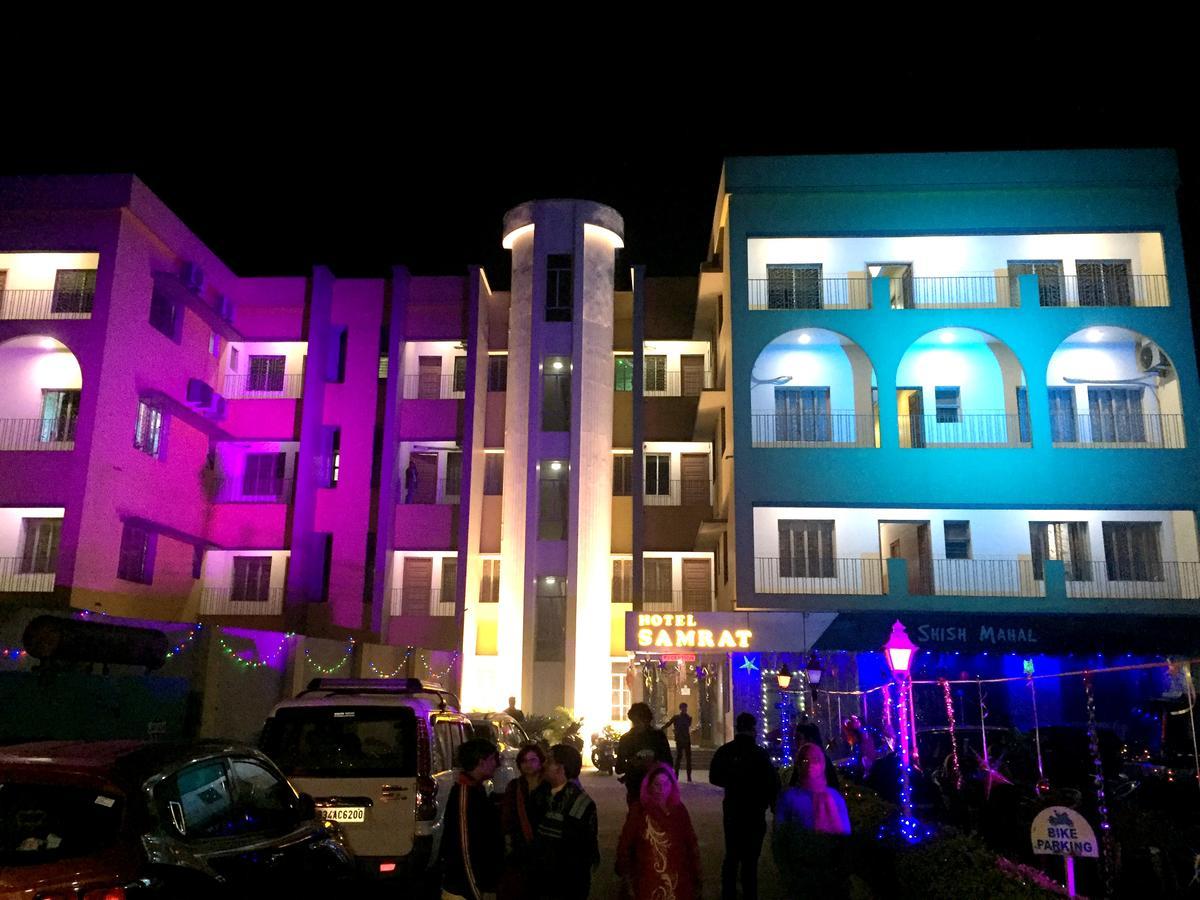 Hotel Samrat Baharampur Ngoại thất bức ảnh